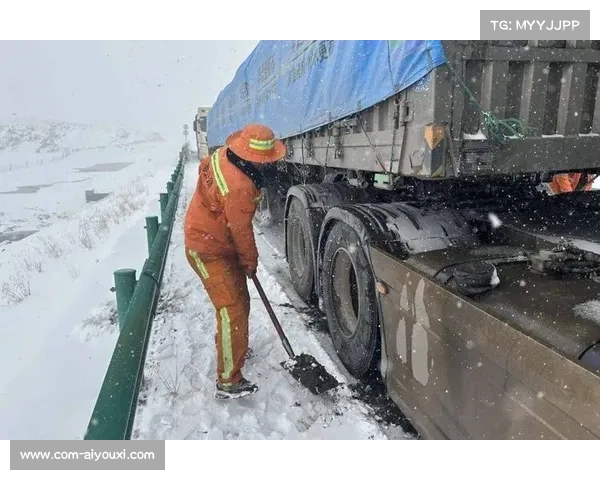西宁高原赛场遭遇强风 六支队伍紧急启用抗风装备确保赛事安全 西宁高原赛场遭遇强风 六支队伍紧急启用抗风装备确保赛事安全